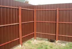 Чем обшить забор на даче