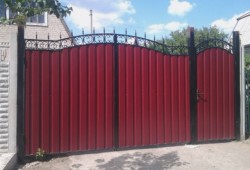 Распашные ворота из профнастила