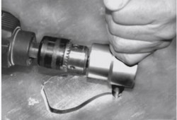 Чем лучше резать профнастил